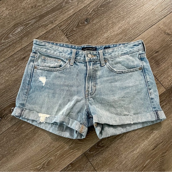 Lucky Brand Cuffed Boyfriend Jean shorts Size 6/28 Medium wash - Picture 2 of 8